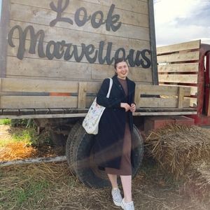 Meet your Posher, Corina